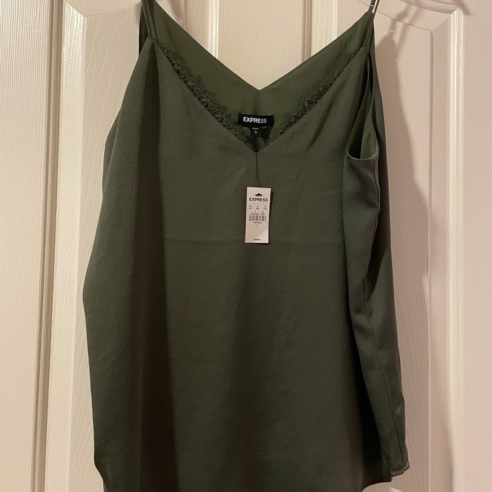 Lace trim olive flowy tank